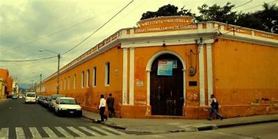 INSTITUTO NORMAL CENTRAL PARA SEÑORITAS "BELEN"