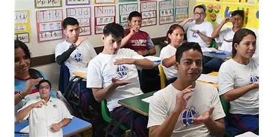 CENTRO DE EDUCACIÓN CONTINUADA PARA ADOLESCENTES CON DISCAPACIDAD AUDITIVA