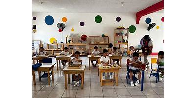 COLEGIO MONTESSORI MALACATÁN
