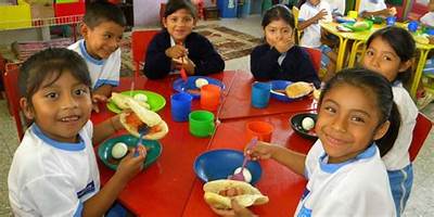 ESCUELA OFICIAL DE PARVULOS A ANEXA A ESCUELA OFICIAL RURAL MIXTA